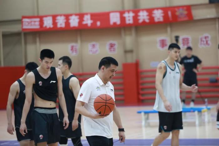 业余爱好者如何提高篮球才华_0